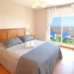 Sea View Penthouse With Private Jacuzzi & Huge Terrace , Cala 4 شقة *