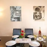 Sea View Penthouse With Private Jacuzzi & Huge Terrace , Cala 4 شقة *