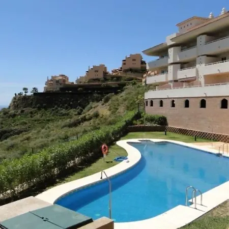 شقة Sea View Penthouse With Private Jacuzzi & Huge Terrace , Cala 4