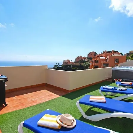 Sea View Penthouse With Private Jacuzzi & Huge Terrace , Cala 4 * Sitio de Calahonda
